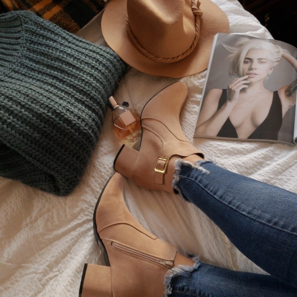 🚨LAST PAIR!//The Nellie// Warm Taupe bootie - Picture 6 of 8